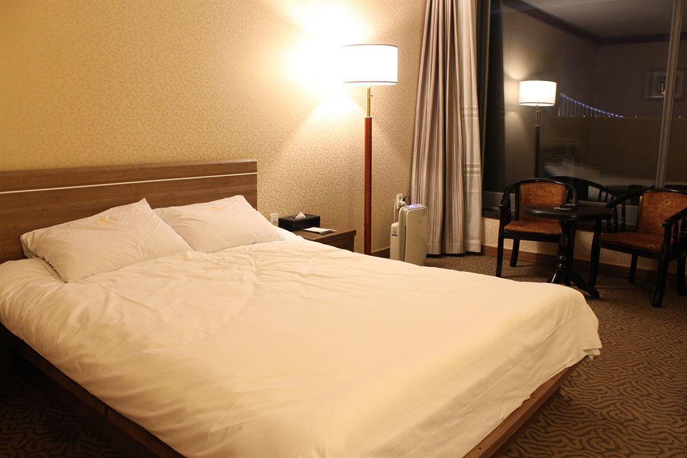 Dawn Beach Hotel Busan Extérieur photo