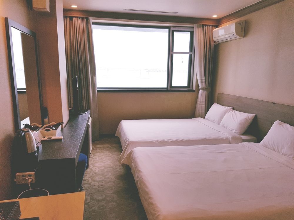 Dawn Beach Hotel Busan Extérieur photo