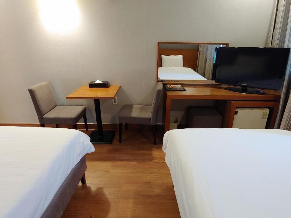 Dawn Beach Hotel Busan Extérieur photo