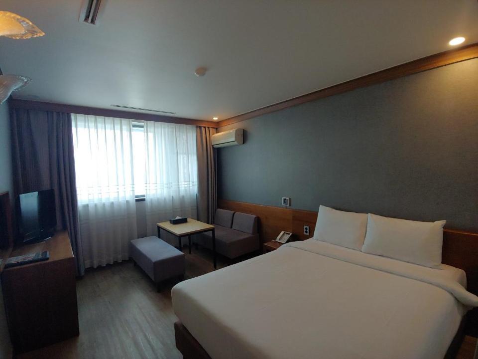 Dawn Beach Hotel Busan Extérieur photo