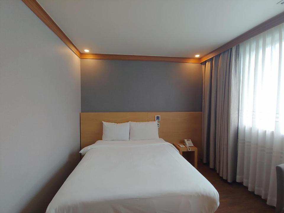 Dawn Beach Hotel Busan Extérieur photo