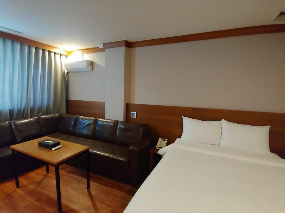 Dawn Beach Hotel Busan Extérieur photo